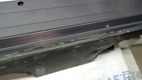 Right threshold for Toyota Sienna 21-26 graphite