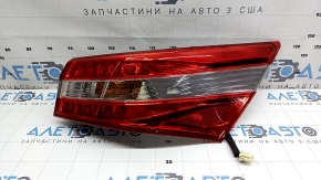 Toyota Avalon 13-15 right outer fender light, scratch, debris under the glass