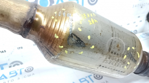 The intake pipe with the catalytic converter of the Toyota Sienna 21-26 is crushed.