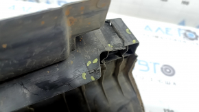 Left radiator deflector for Toyota Avalon 13-15 2.5 hybrid, broken fasteners, cracks