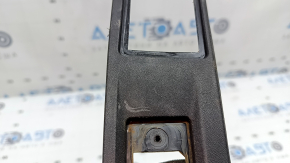 The VW Tiguan 09-13 trunk door number plate light strip is worn out.