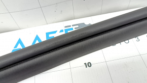 The front left door seal for Kia K5 21-24 is worn out.