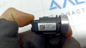 The start/stop button on a VW Tiguan 2009-2018 is worn out.
