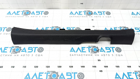 Front right door sill trim for Kia K5 21-24, black, scratches
