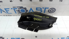 Right wiper blade seal for Jeep Compass 17-26 is torn.