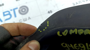 Right wiper blade seal for Jeep Compass 17-26 is torn.
