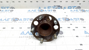 Kia Niro 23-26 PHEV rear right hub, rusty