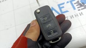 VW Tiguan 12-16 key, 4 buttons, folding, scratched