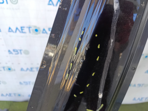 The central left body pillar of a BMW X3 G01 18-24 is sawn off, there are bumps and dents.