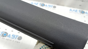 Kia Niro 23-26 HEV, PHEV black, worn inner front right door sill plate