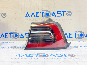 Tesla Model Y 20-25 right outer fender light