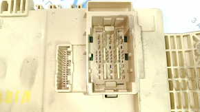Kia Niro 23-26 PHEV under-dash fuse box