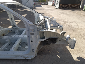 Front right quarter panel of a Kia Niro 23-26 HEV, PHEV on the body, white, dented