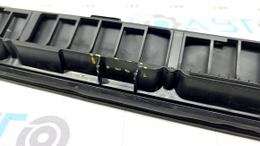 The central ventilation shield of the Jeep Compass 17-26 is broken.