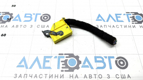 The Jeep Compass 22-26 SRS airbag computer module chip is large.