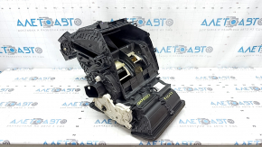 The heater housing for the Jeep Compass 22-26 air conditioner (auto, dual zone) is broken.