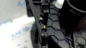 The heater housing for the Jeep Compass 22-26 air conditioner (auto, dual zone) is broken.