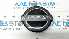 Nissan Rogue 23 Radar Grill Emblem, Poking