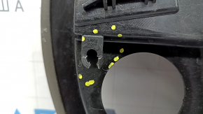 The front right window lift mechanism of a Hyundai Tucson 16-21 has a broken mount.