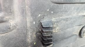 Volvo XC90 16-26 rear right underbody protection, cracks and breaks