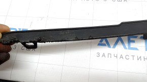 The front bumper lip of the Honda Civic XI FE/FL 22-26 is worn out.