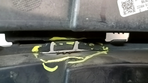 Lower grille of the front bumper VW Jetta 15-18 USA without parking sensors, 6/10, broken lower crossbar