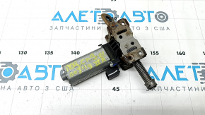 The left 2nd row seat cushion adjustment motor for a BMW X7 G07 19-26 is corroded.