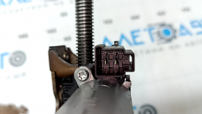 The right 2nd row seat cushion adjustment motor is corroded for a BMW X7 G07 19-26.