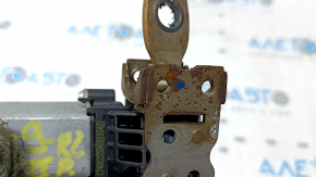 The left 2nd row seat cushion adjustment motor for a BMW X7 G07 19-26 is corroded.
