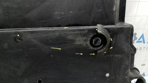 The right underbody protection of Toyota Prius 50 19-22 is worn out.
