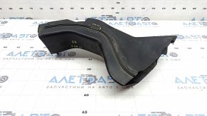 The right brake cooling duct for a BMW 4 Series F36 18-20 has a broken mount.