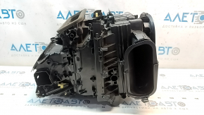 The bare heater housing of the Volvo XC60 18-26 air conditioner for the rear row air conditioning, broken guide