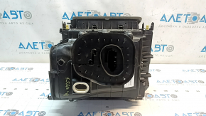 The bare heater housing of the Volvo XC60 18-26 air conditioner for the rear row air conditioning, broken guide