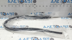 Hood seal on the bumper of the BMW 3 GT F34 14-19