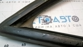 Front right glass seal for VW Jetta 11-18 USA in adhesive