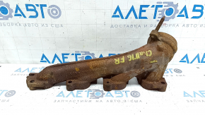 Right exhaust manifold for a 2009-2013 Dodge Challenger 5.7" (5.7L) is rusty.