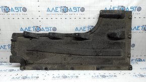The left underbody protection of the BMW X3 G01 18-24 is dented and torn.