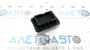The front jack stand for the BMW X3 G01 18-21 is dented.