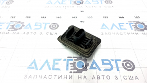 The front jack stand for the BMW X3 G01 18-21 is dented.