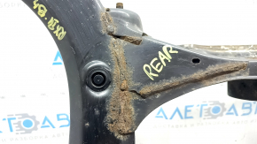 The rear subframe of the Lexus RX450h 10-15 AWD is rusty, with 3 C/B microcracks.