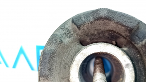 The rear subframe of the Lexus RX450h 10-15 AWD is rusty, with 3 C/B microcracks.