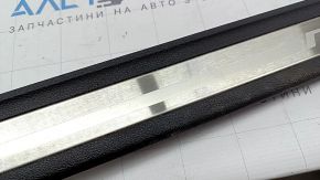 Front left outer door sill plate for Kia Niro 17-22, chrome, scratches on chrome, dry-cleanable