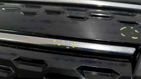 Radiator grille with Mitsubishi Outlander 22-26 emblem, chrome moldings with seals