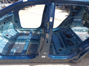 The central left body pillar of the Kia Niro 17-22 HEV on the body, bumps