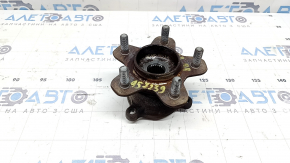 Mitsubishi Outlander 22-26 2.5 AWD rear right hub rusty