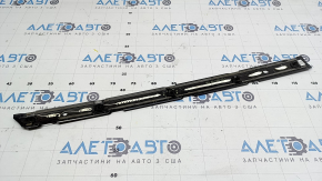 Right windshield pillar trim bracket for Land Rover Range Rover Velar 18-23, broken latch