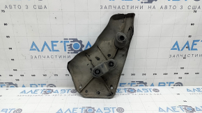 Mitsubishi Outlander 22-26 rear right underbody protection is dented and torn