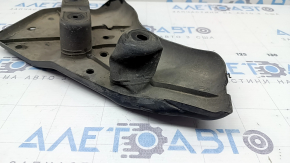 Mitsubishi Outlander 22-26 rear right underbody protection is dented and torn