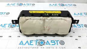 The Hyundai Santa FE 21-23 passenger airbag in the dashboard has a rusty squib.
