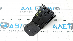 Wheel chock for Porsche Cayenne 19-26